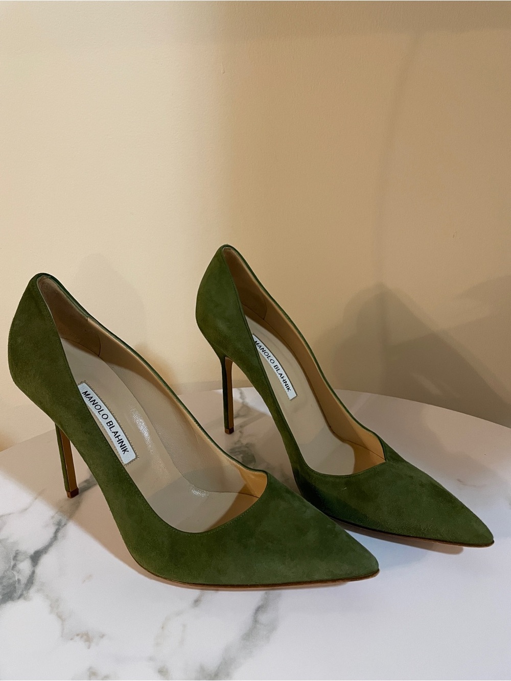 Manolo Blahnik BB 90 Suede Pumps Olive Green Pointed Toe Heel Shoes EU 41.5 / 11